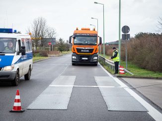 LKW Polizeikontrolle BAB 12
